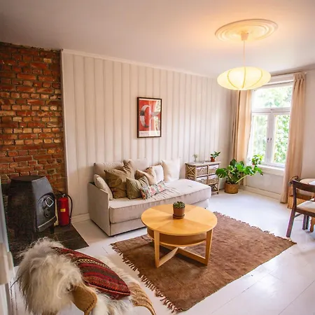 Charming 1800s W Fireplace And Free Parking Apartment Oslo